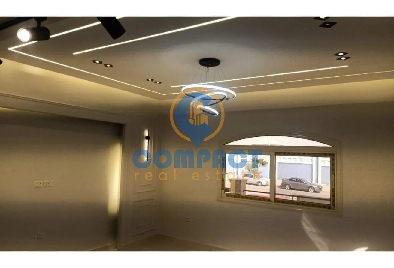 Rent in 10th District: للايجار لاداري185م بزمنت ارضي الحي العاشر شيخ زايد