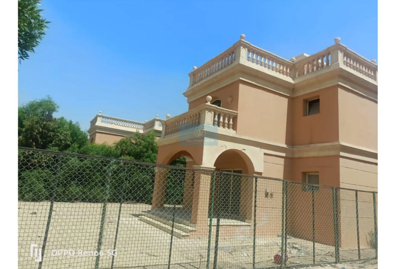 Sale in Stella Location: Town House in Stella Location Prime location