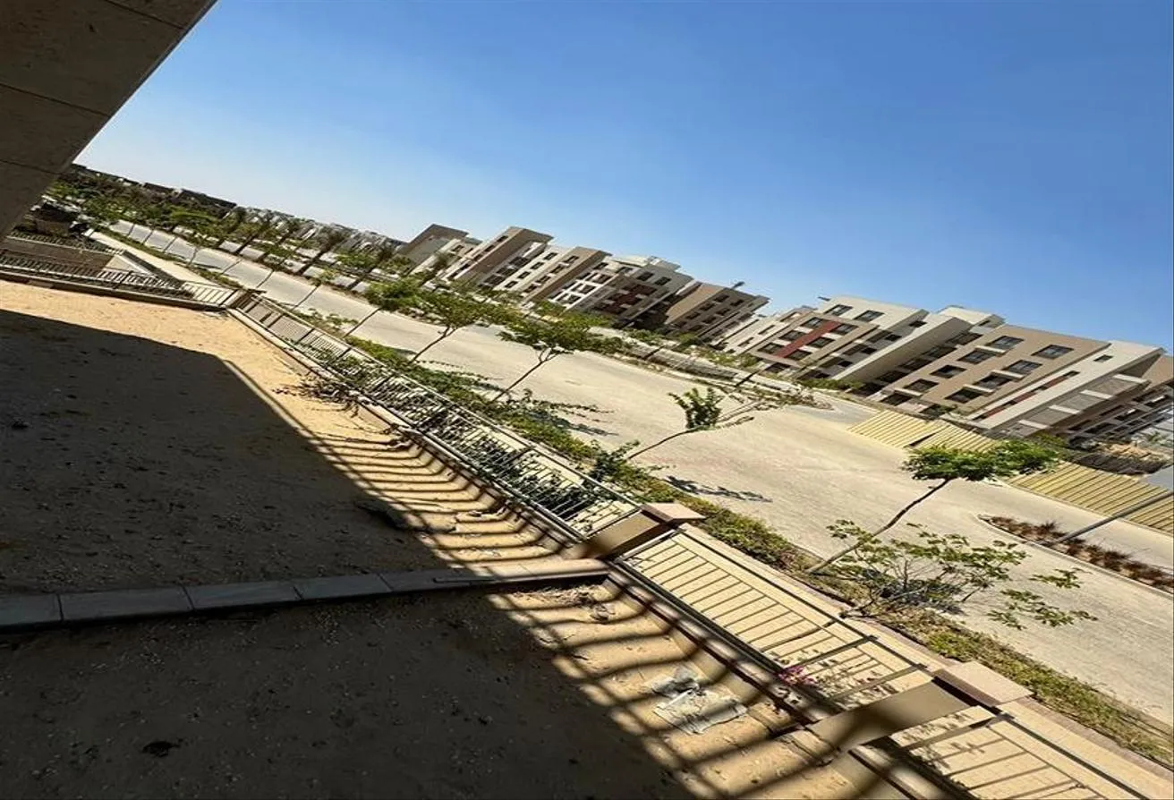 Rent in District 5 Residences: مبنى للايجار فى ديستركت 5 القطامية 630 م