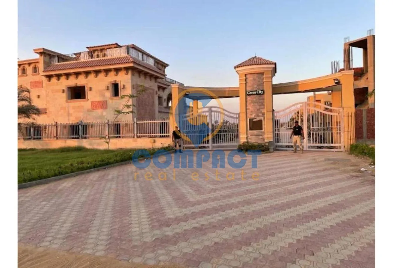 Sale in Green IV: Ultra super deluxe finished villa, prime location