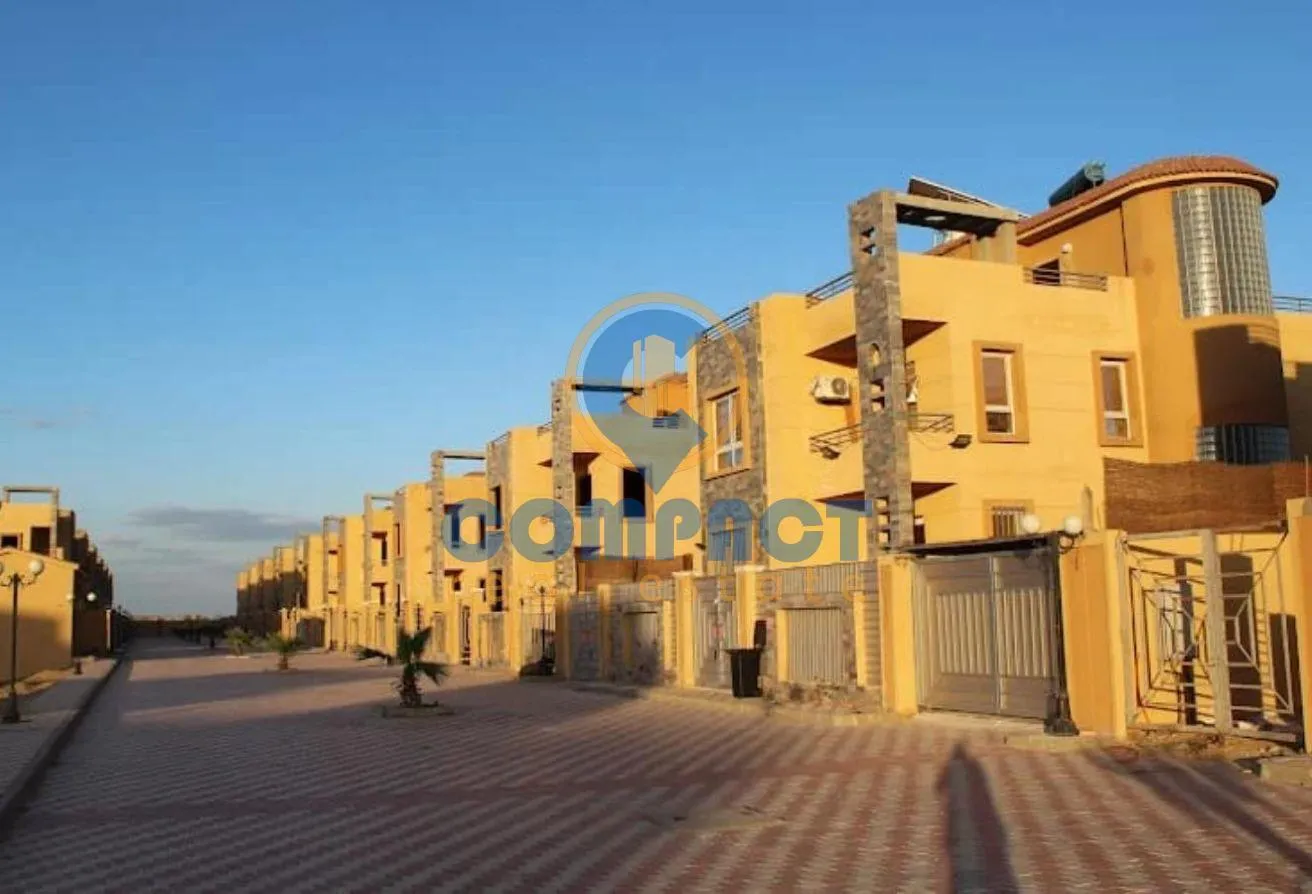 Sale in Green IV: for sale twinhouse green 4 compound prime location