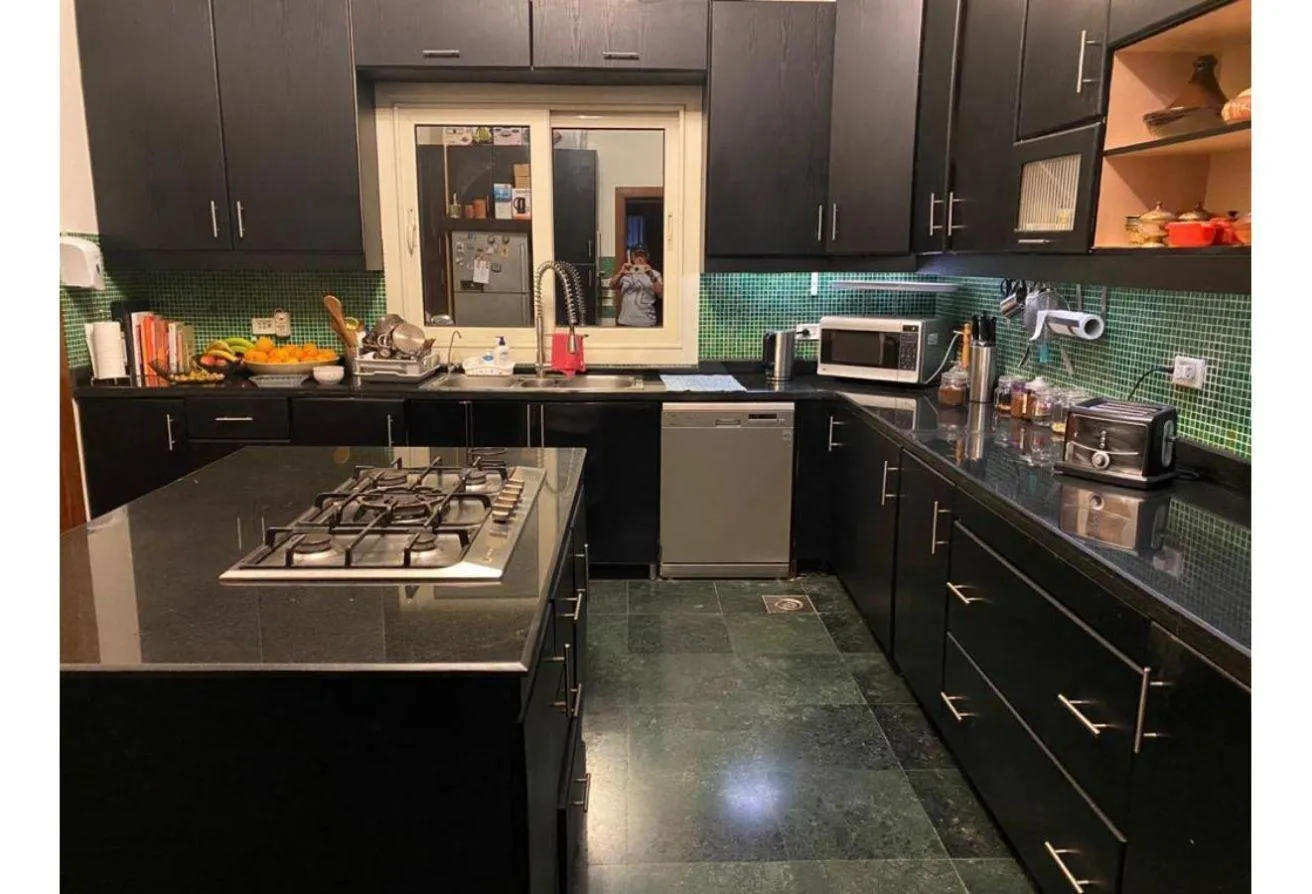 Gallery Image 14
