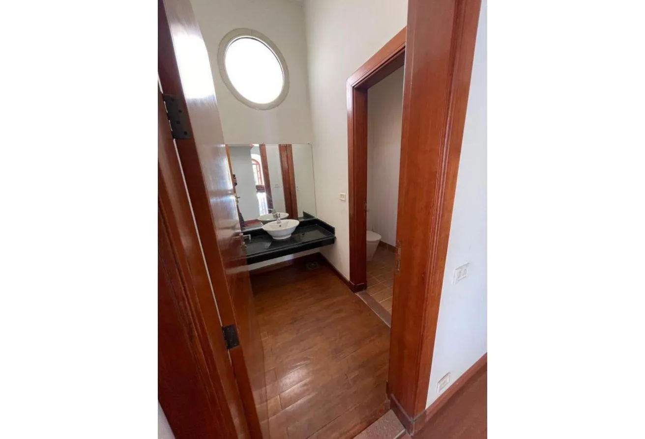 Gallery Image 17