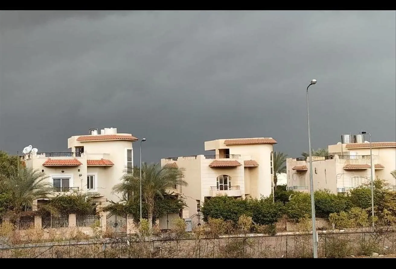 Sale in South Investors Area: building for sale in the fifth settlement