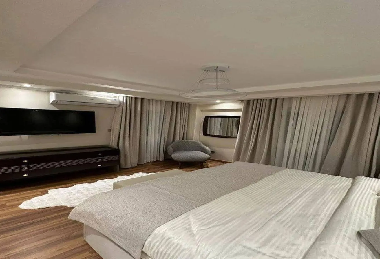 Sale in Swan Lake: High end apartment in Swan Lake next to New Giza