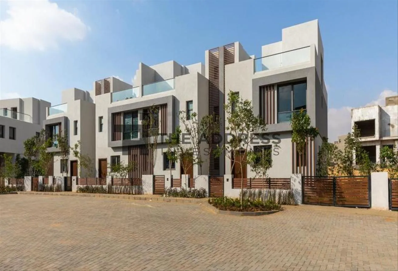 Sale in IL Bosco City: Stand alone minutes to AUC installment 12year 5%DP