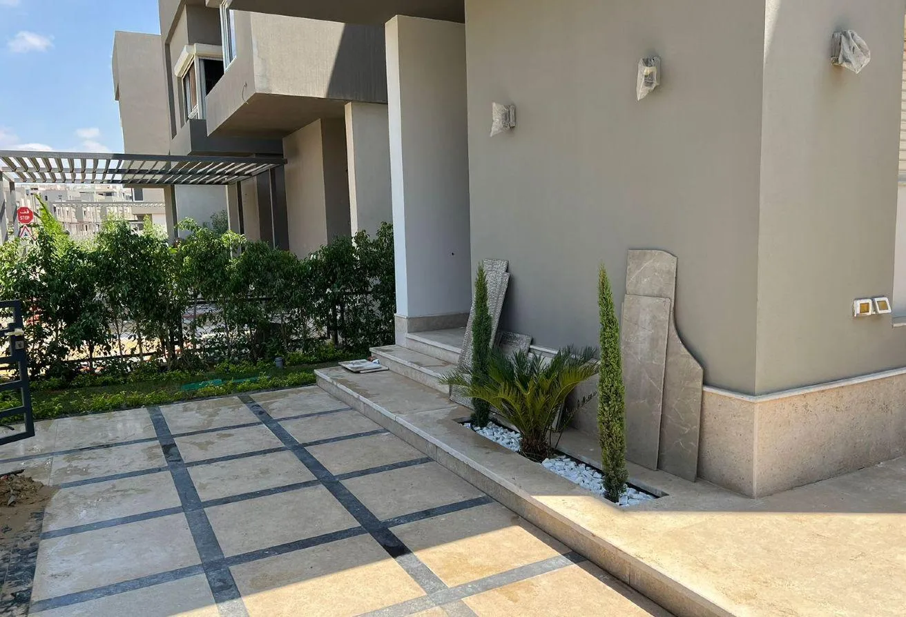 Sale in Etapa: Twinhouse in Etapa next to Al Rabwa , best price