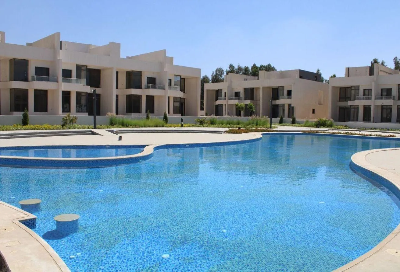 Sale in Six West: Villa in Lake West, lowest price, 9-Yrs installmen