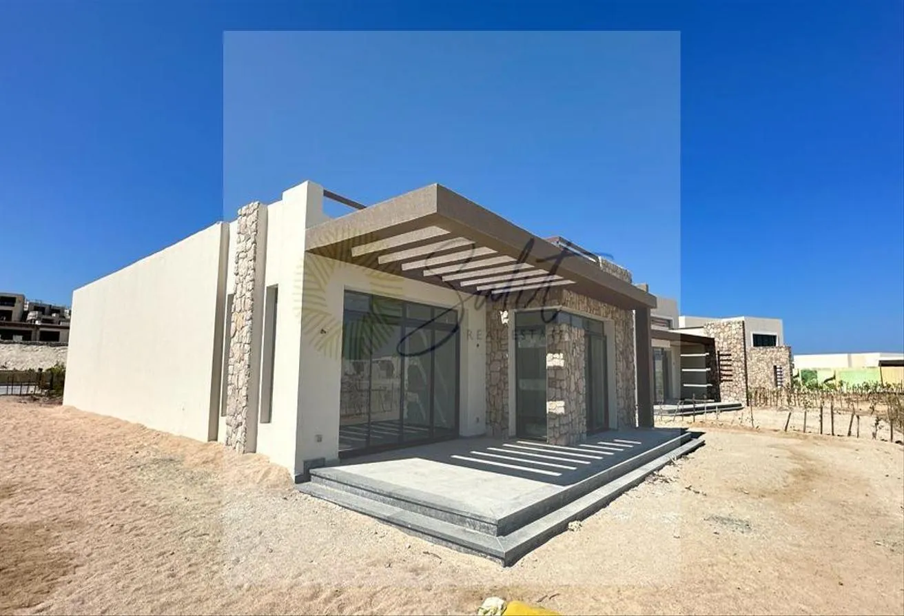 Sale in Mesca: Sea Front Cabana ready to move in
