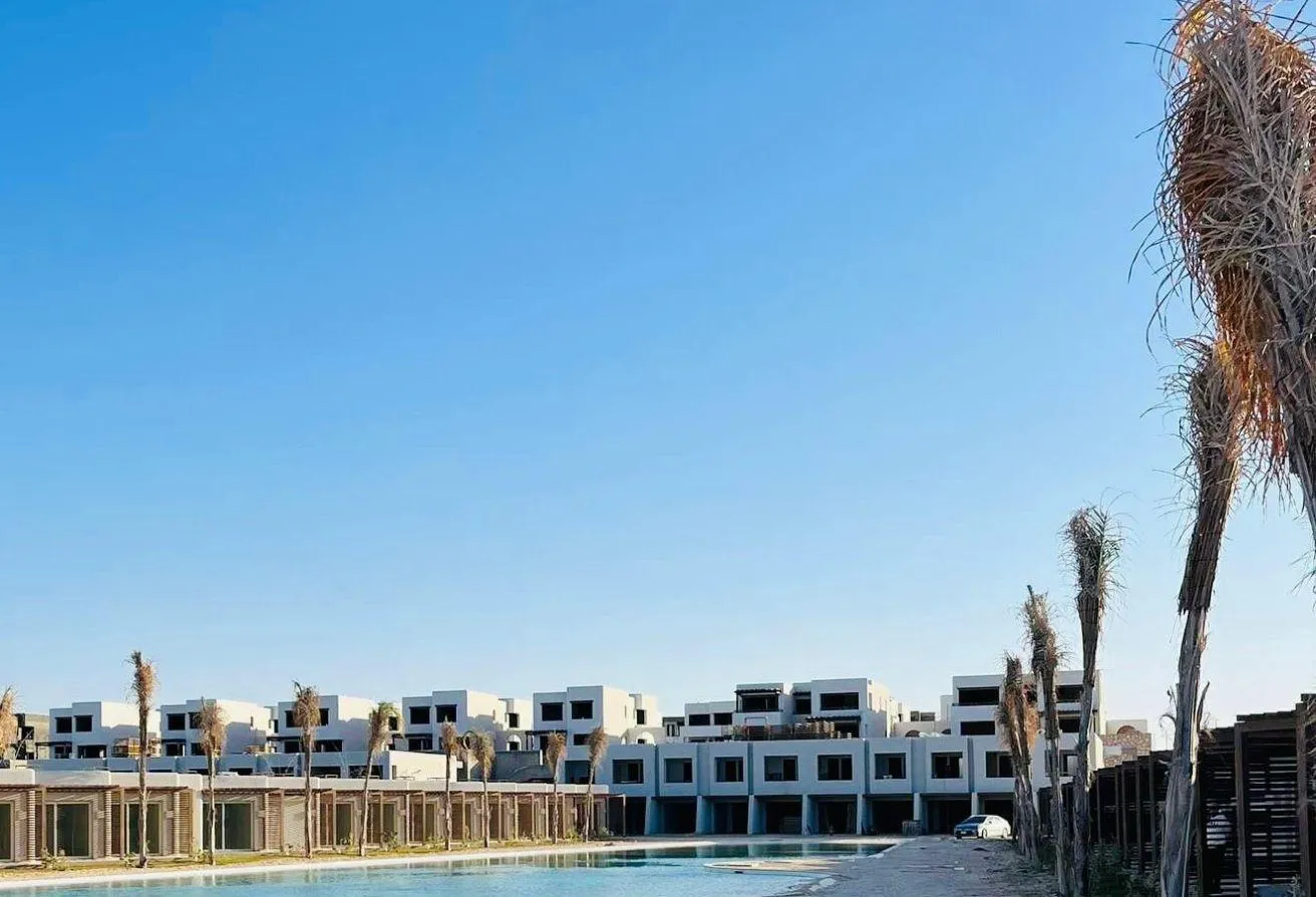 Sale in Hacienda West: chalet 108m + garden 270m resale a fully finished.