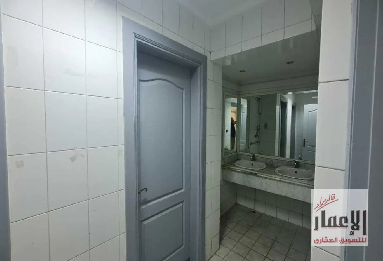 Gallery Image 15