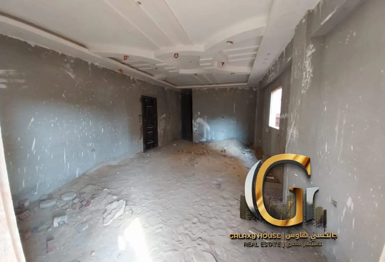 Sale in 2nd Neighborhood: شقه 220م دور ارضي بمدخل خاص بالمنطقه السابعه