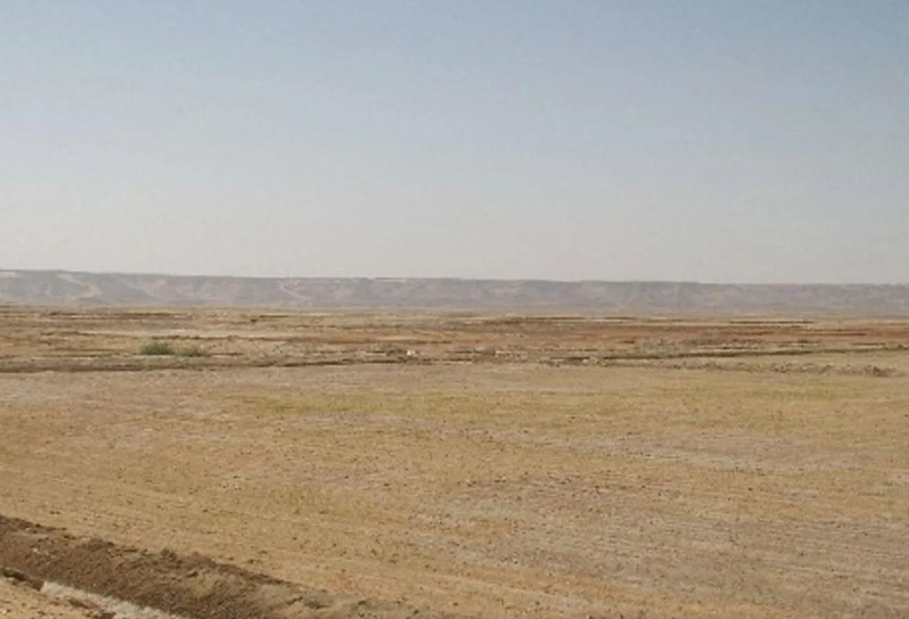 Sale in Hood 11 Side St.: Plot of land For Sale in Hood 11 in New Zayed