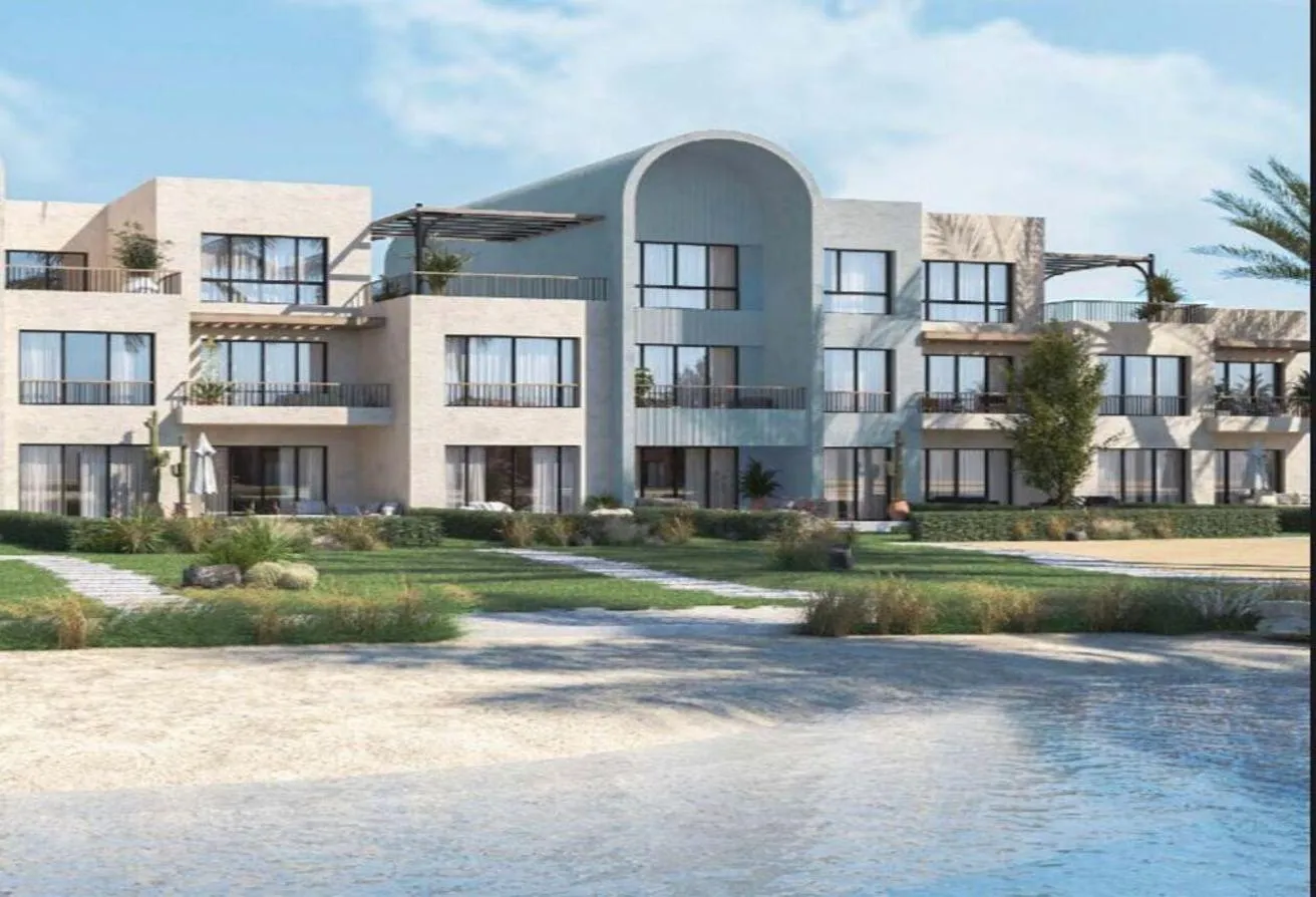 Sale in Kamaran: Panoramic View Chalet In Red Sea Ins. Over 5 Years