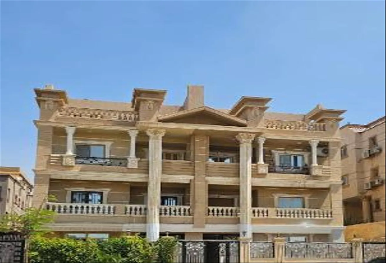 Sale in El Yasmeen 3: شقة 208م للبيع بمنطقة الياسمسن 3 التجمع الخامس