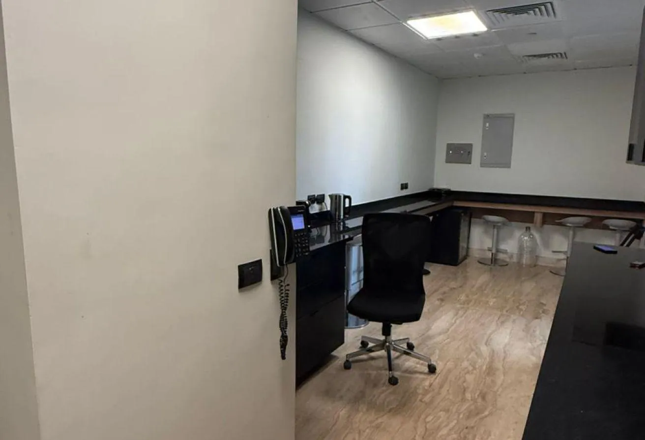 Sale in The Polygon: Office for sale in portal  150 m