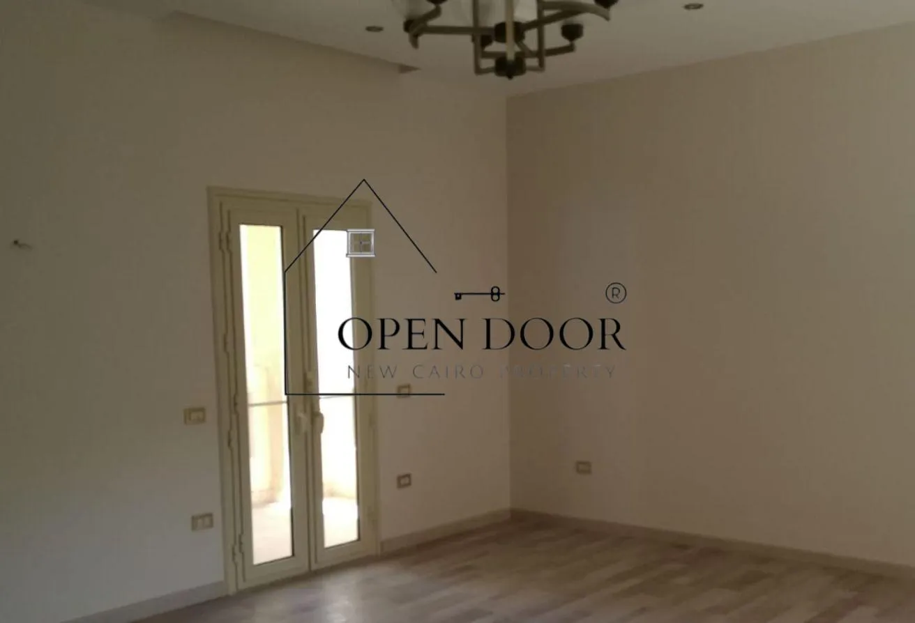 Sale in West Golf: Family palace for sale in West Golf Compound