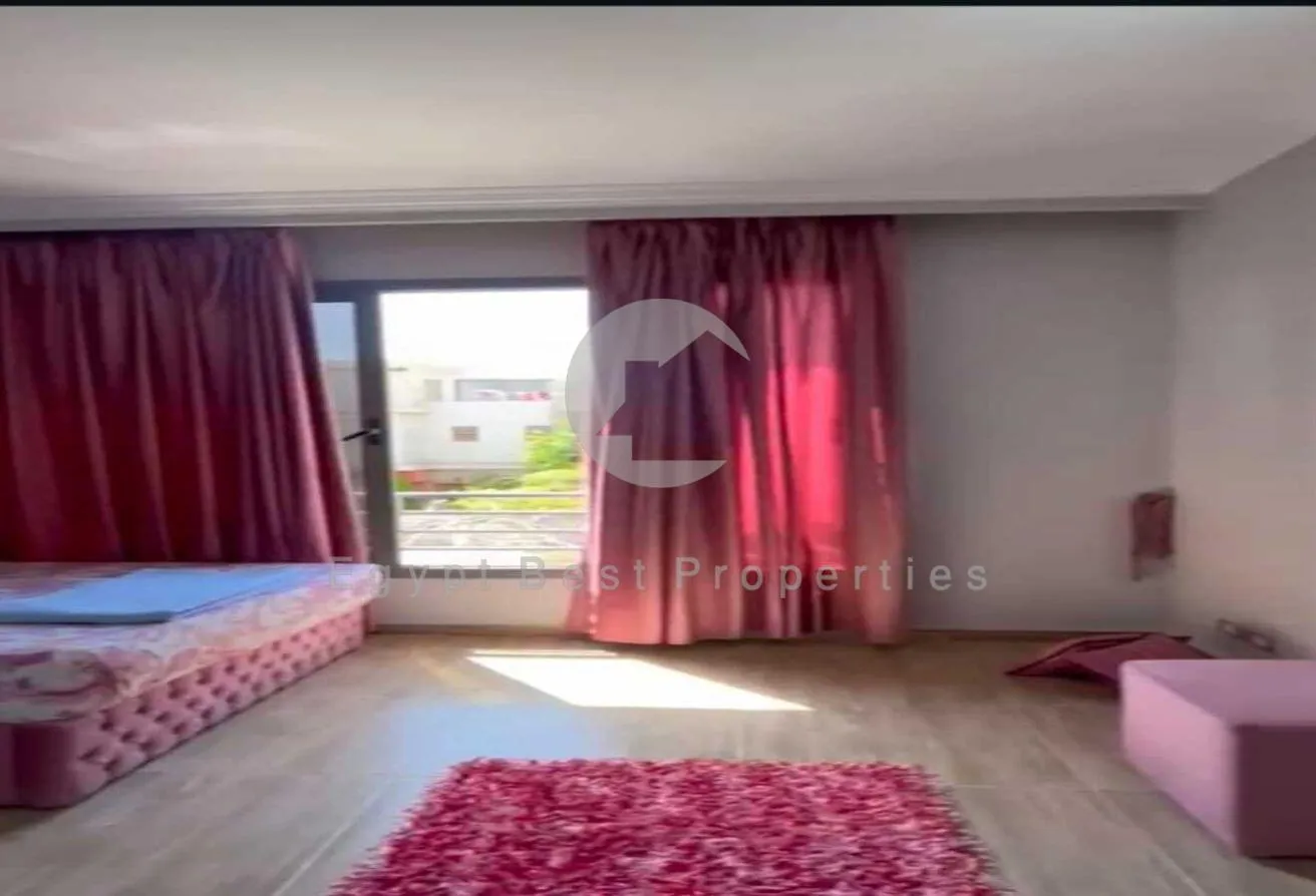 Rent in Al Reem Residence: Commercial Shop for Rent – Palm Hills