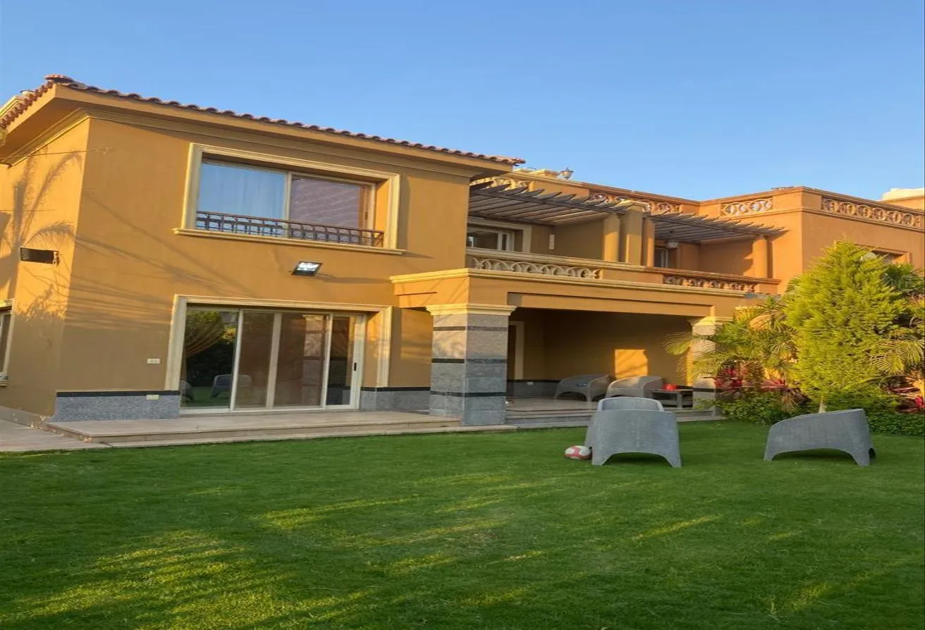 Rent in Bellagio: فيلا للإيجار مفروش كمبوند بيلاجيو تجمع ١