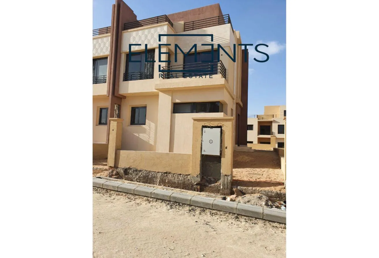 Sale in Alma: Twin House Villa in Alma / Shiekh Zayed by Iwan