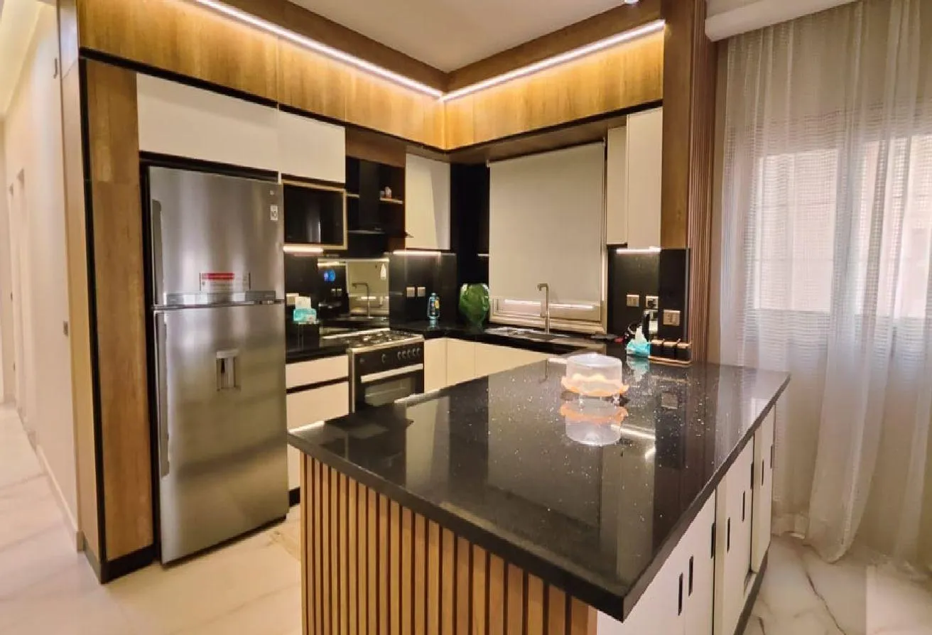 Rent in Al Andalus El Gedida: شقه مفروشه قرب الجامعه الامريكيه بالأندلس