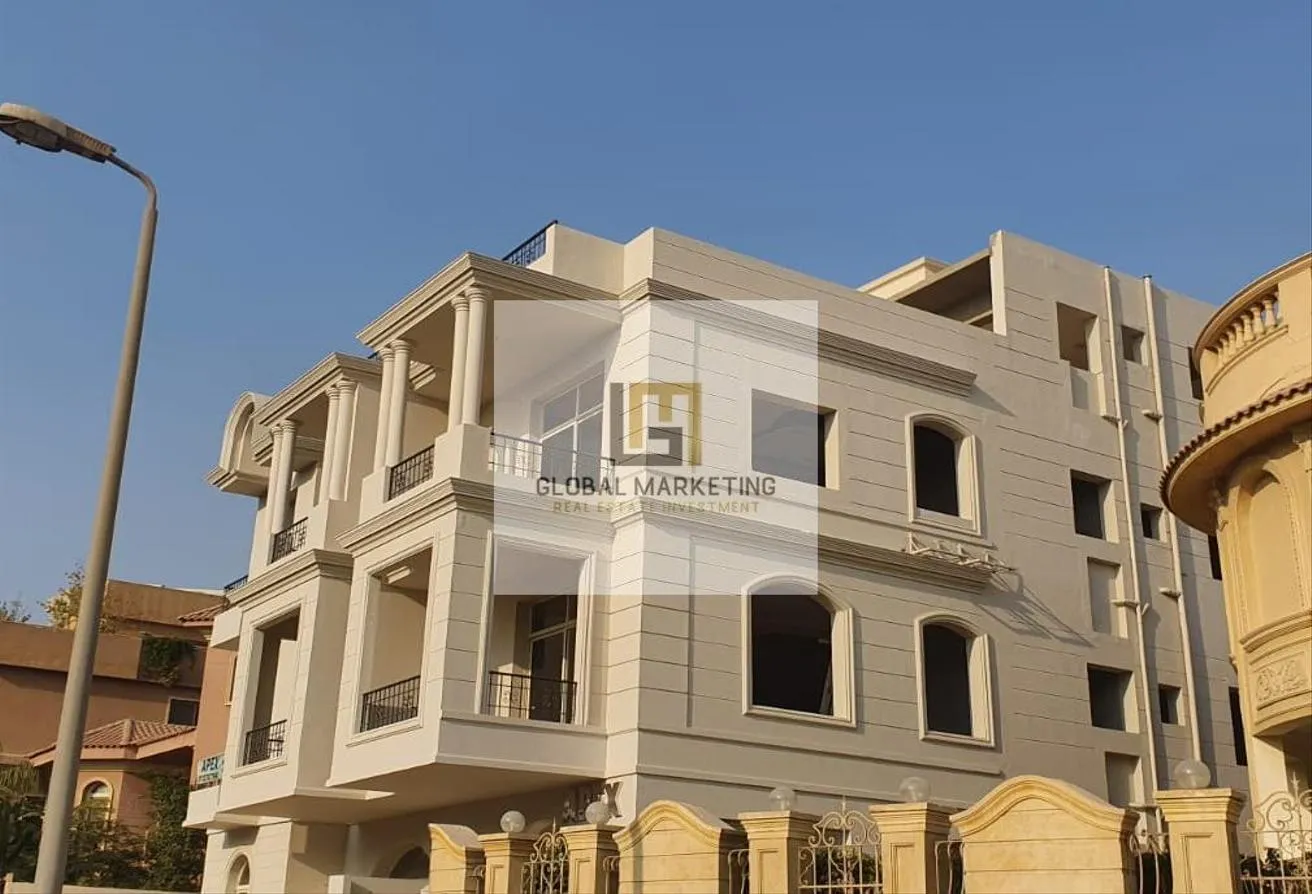 Sale in West Golf: Full floor for sale in West Golf Compound