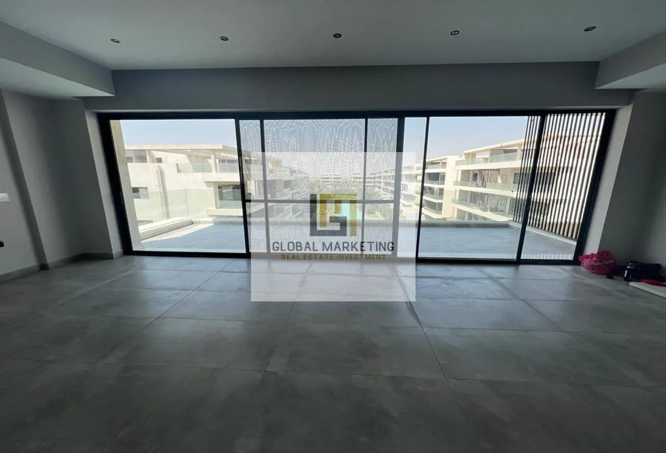 Sale in Latin District: Chalet In Latin district Prime Location lake view.