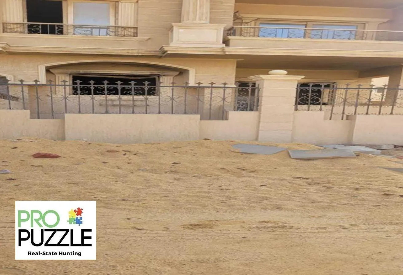 Sale in El Koronfel: commercial unit for sale ground floor 10% dp.