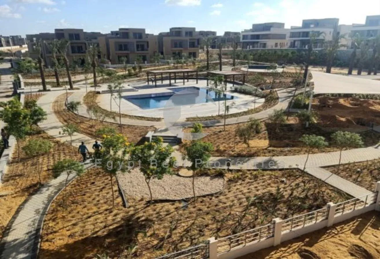 البيع في سولانا ايست: فيلا فاخرة بإطلالة على الطبيعة بتقسيط علي 10 سنوات 