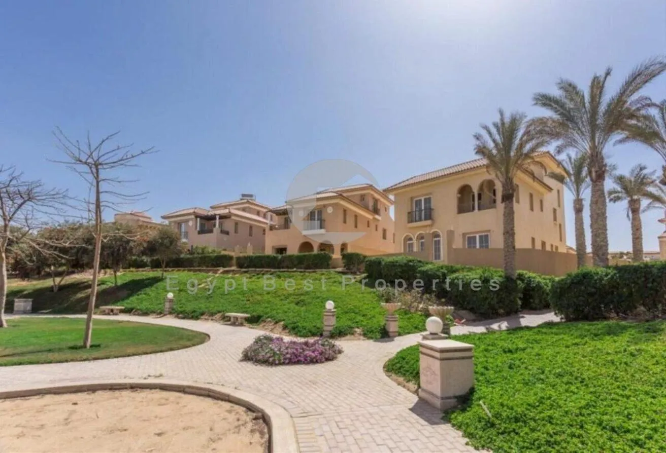 Sale in Hyde Park: Prime View for Twin House in New Cairo with 5% DP.