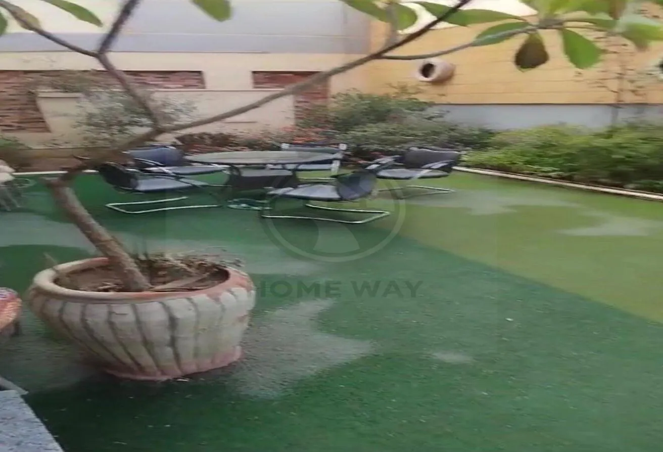 Rent in West Arabella: Duplex with garden furnished for rent