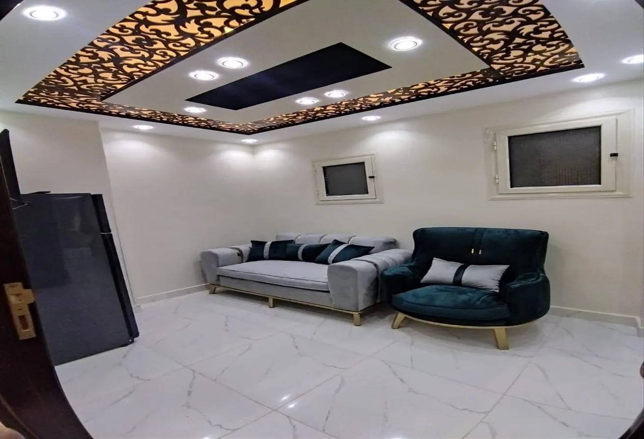 Rent in 2nd District: محل تجاري شبه مفروش