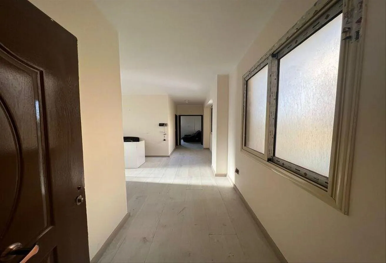 Rent in Beverly Hills Road: Administrative office for rent furnished