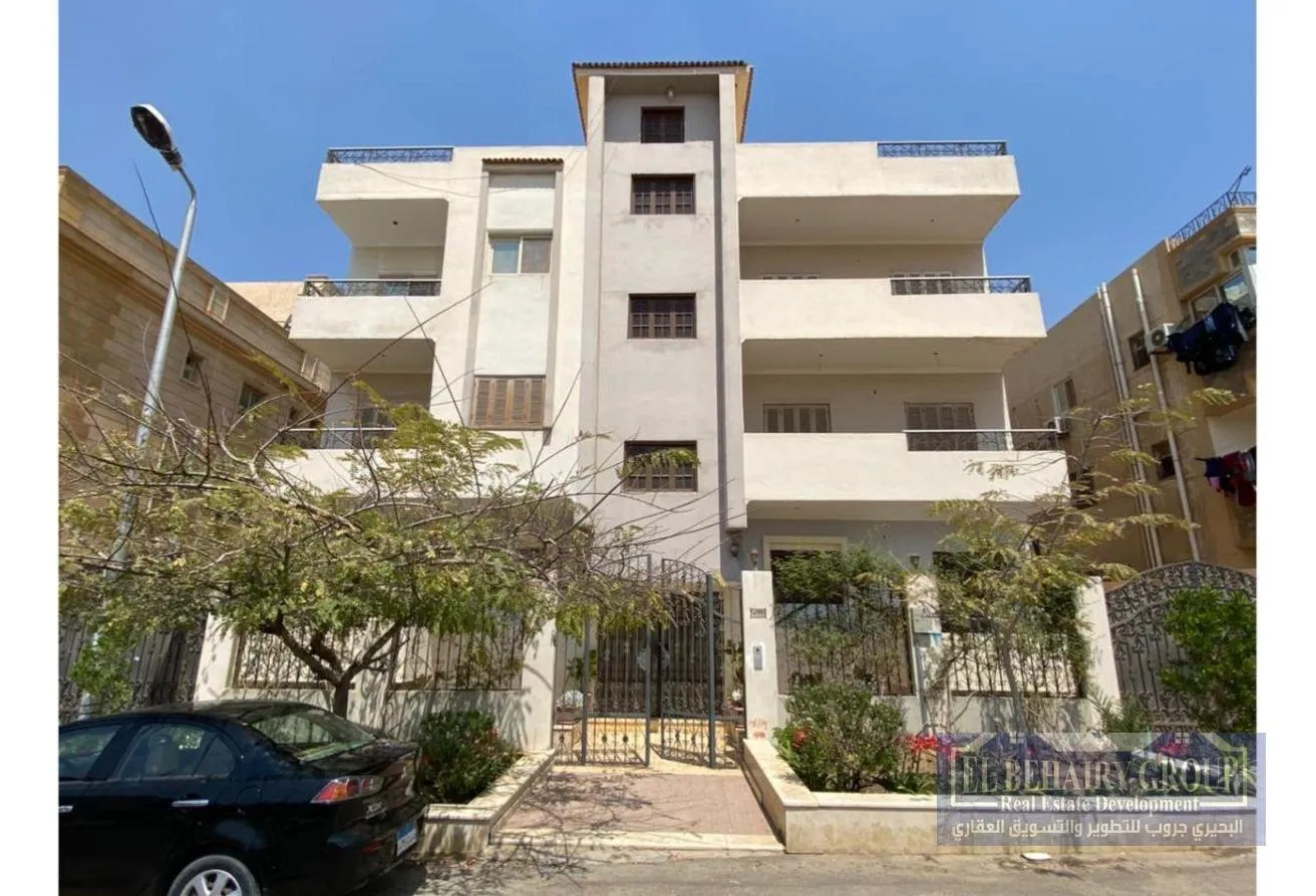 Sale in District 3: روف للبيع في التجمع الخامس الحي الثالث