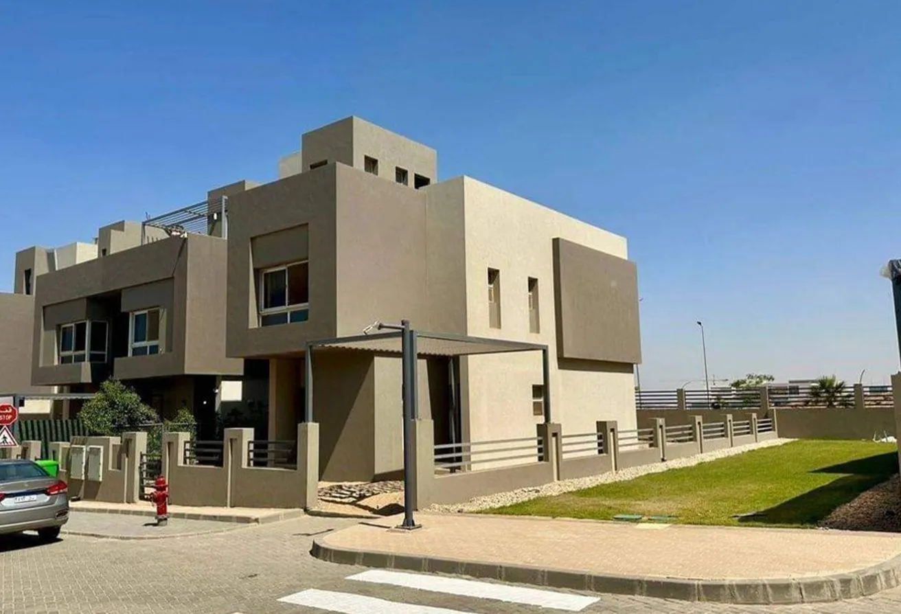 Sale in Etapa: Town Villa ready to move near AlRabwa over 10 year