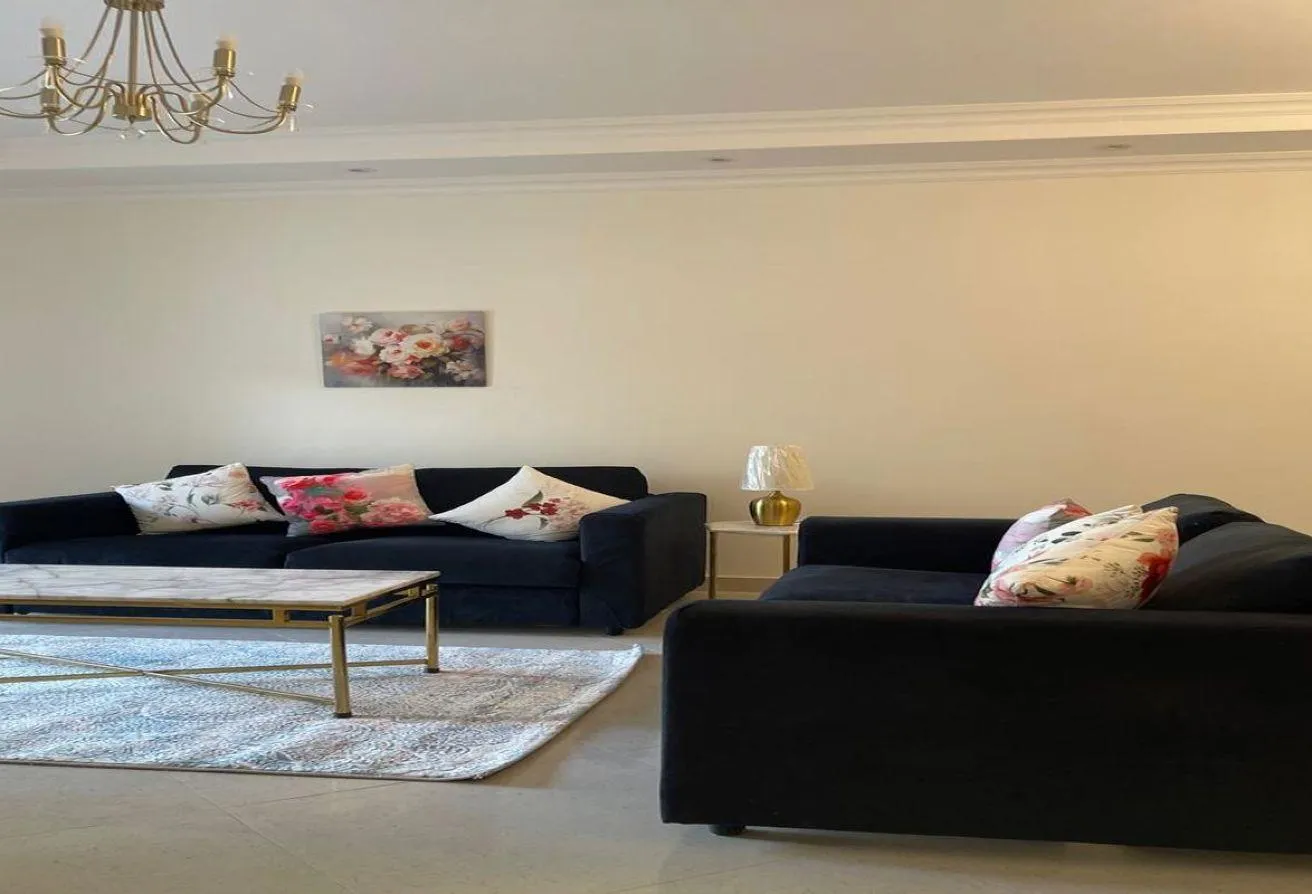 Sale in Westown: سيتى فيلا للبيع بالمطبخ والتكييفات ويستاون