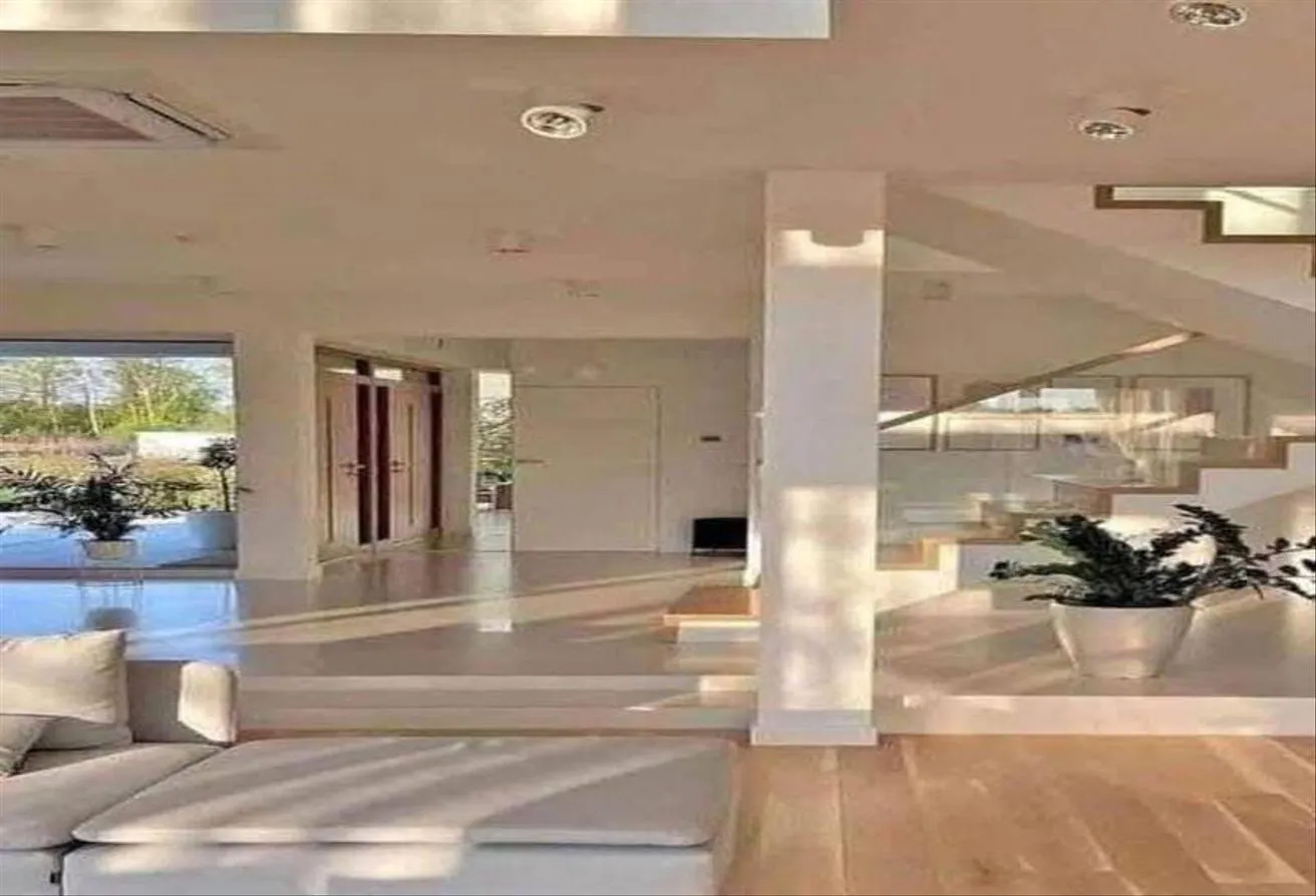 Gallery Image 13