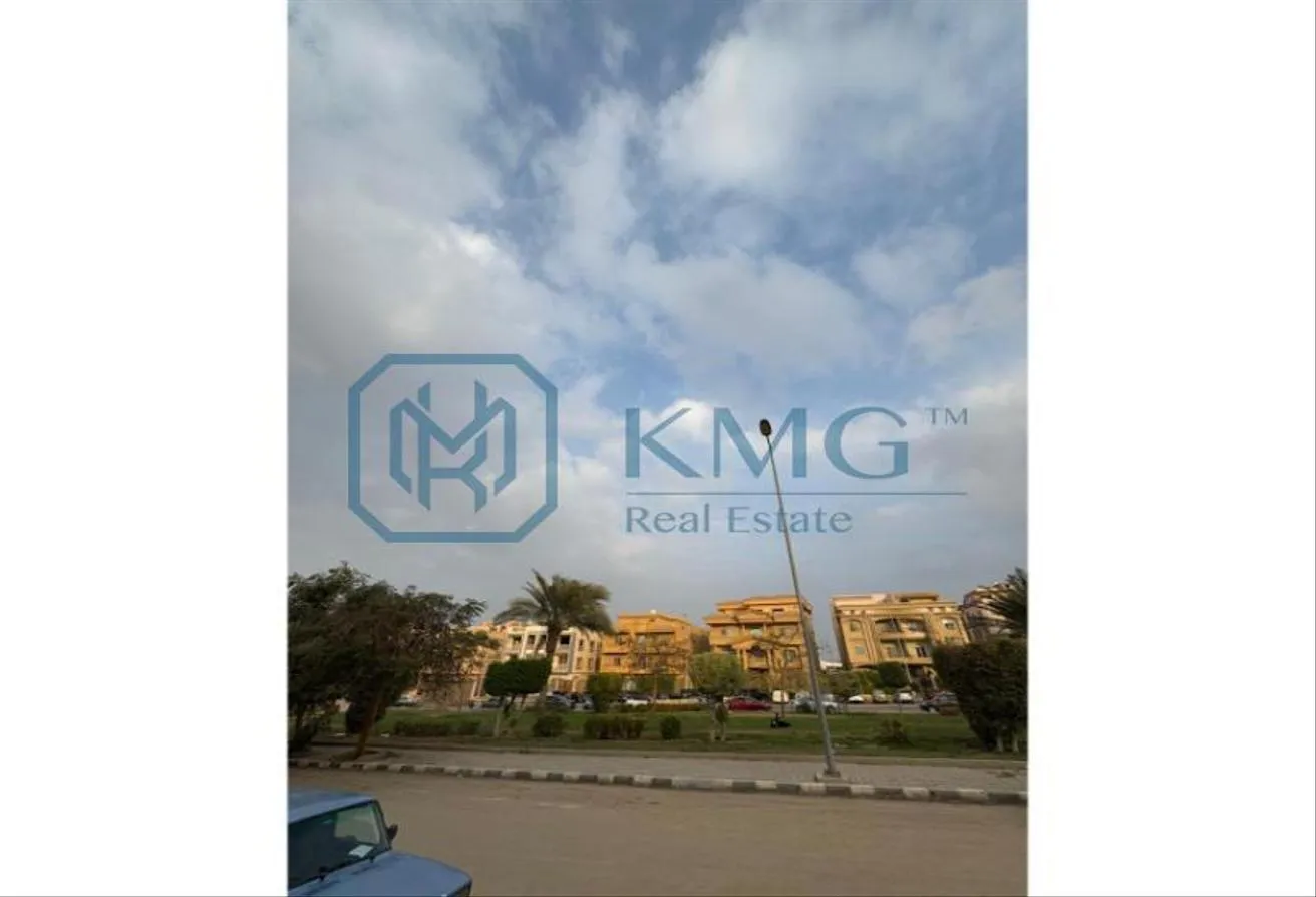 Sale in Ahmed Shawky Axis: استلام فورى شقة بمدخل خاص فى مناطق فيلات التجمع