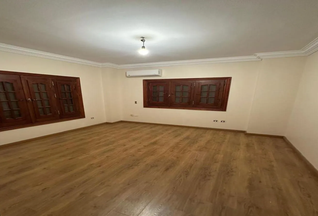 Rent in 8th District: Apartment for rent in October, 8th district