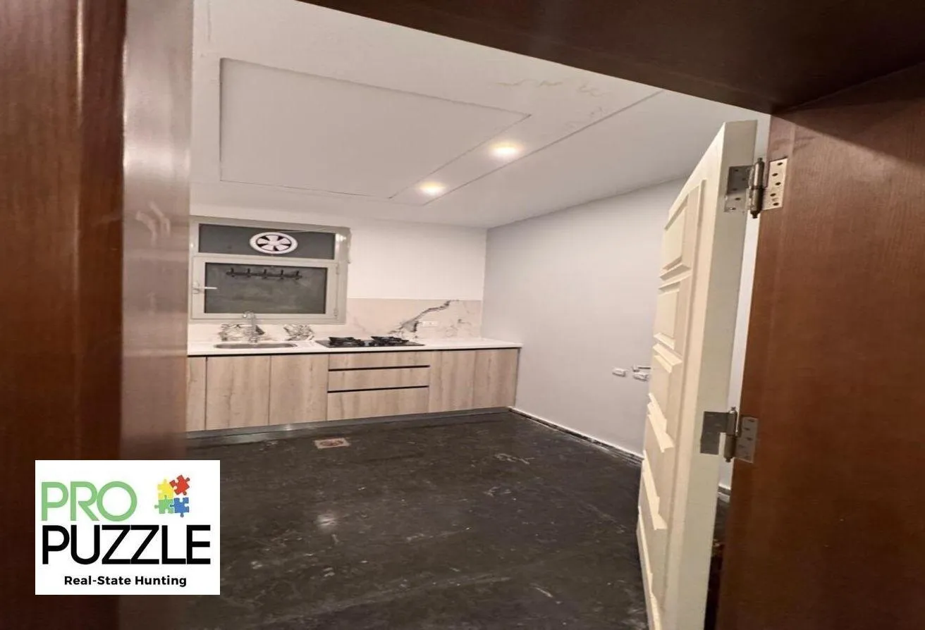 Rent in Central New Cairo: Office or clinic for rent in a famous mall on Nort