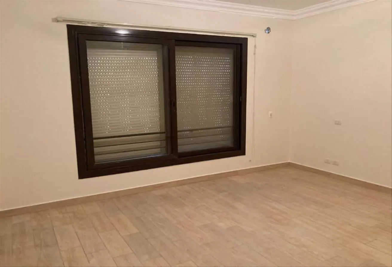 Rent in Casa: Duplex for rent semi furnished in Casa Compound
