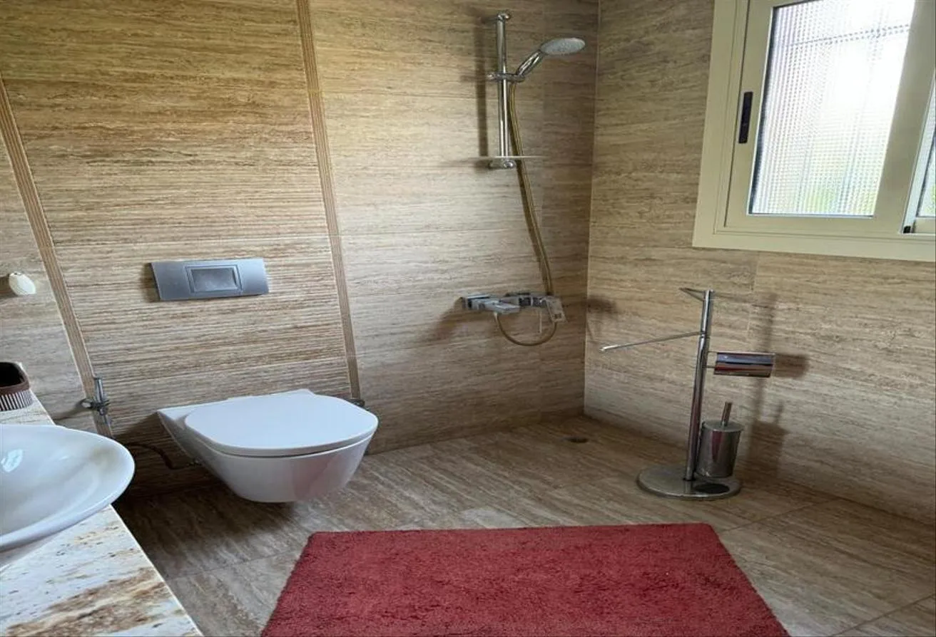 Gallery Image 12