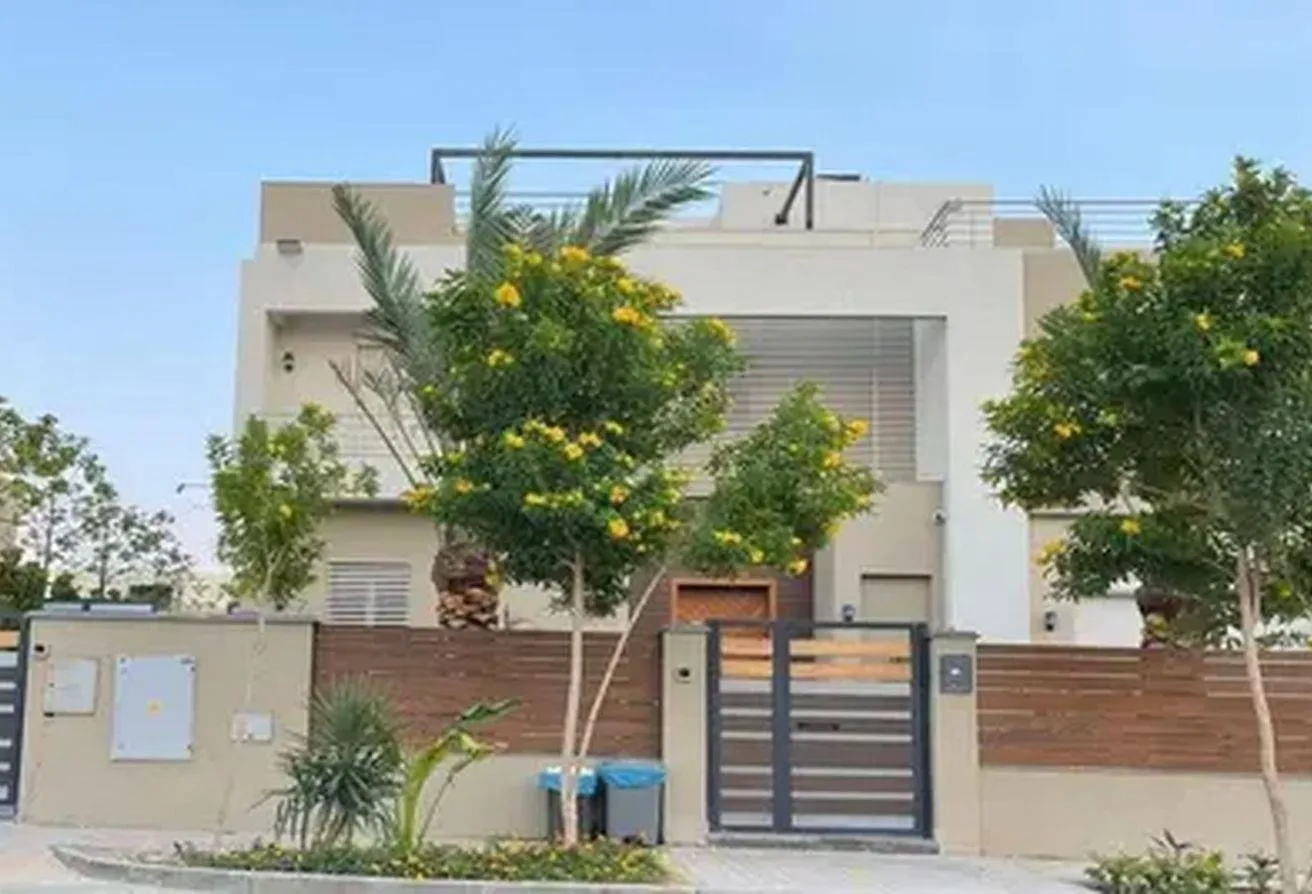 Sale in Tawny Hyde Park: Ready to move twinhouse_ HydePark Installments 8Y