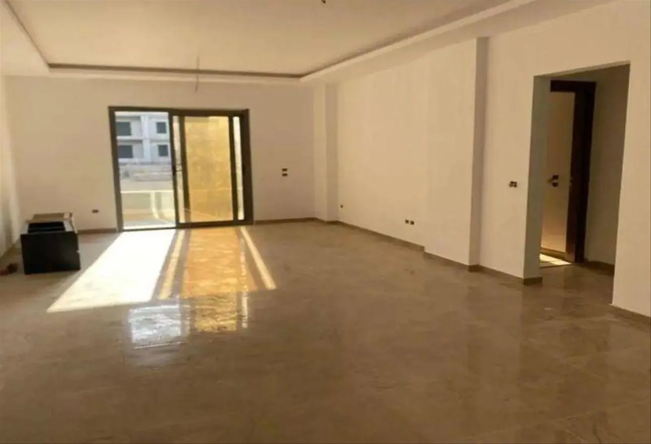 البيع في ناميا وست: شقة متشطبة استلام فوري بسعر مغري  بفيو علي زد بارك 