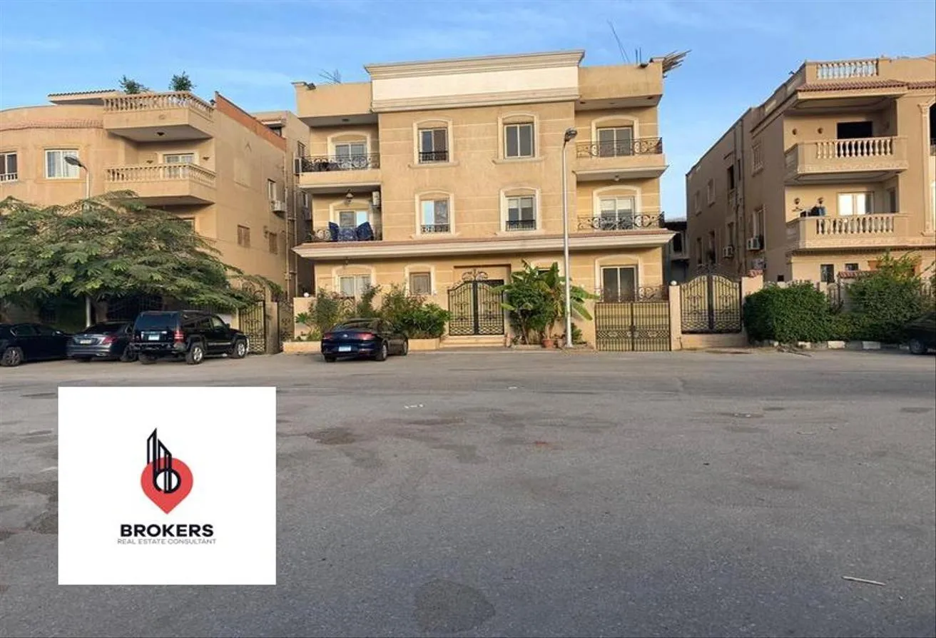 Sale in Area D: Apartment for sale in South Academy