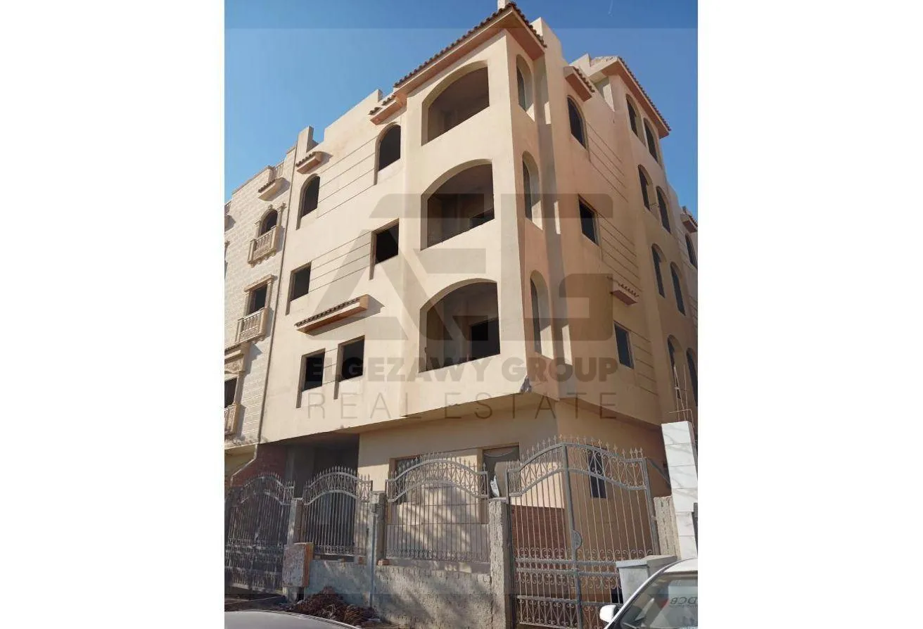 Sale in South Investors Area: An apartment in Al-Mostathmerin Al-Janoubia
