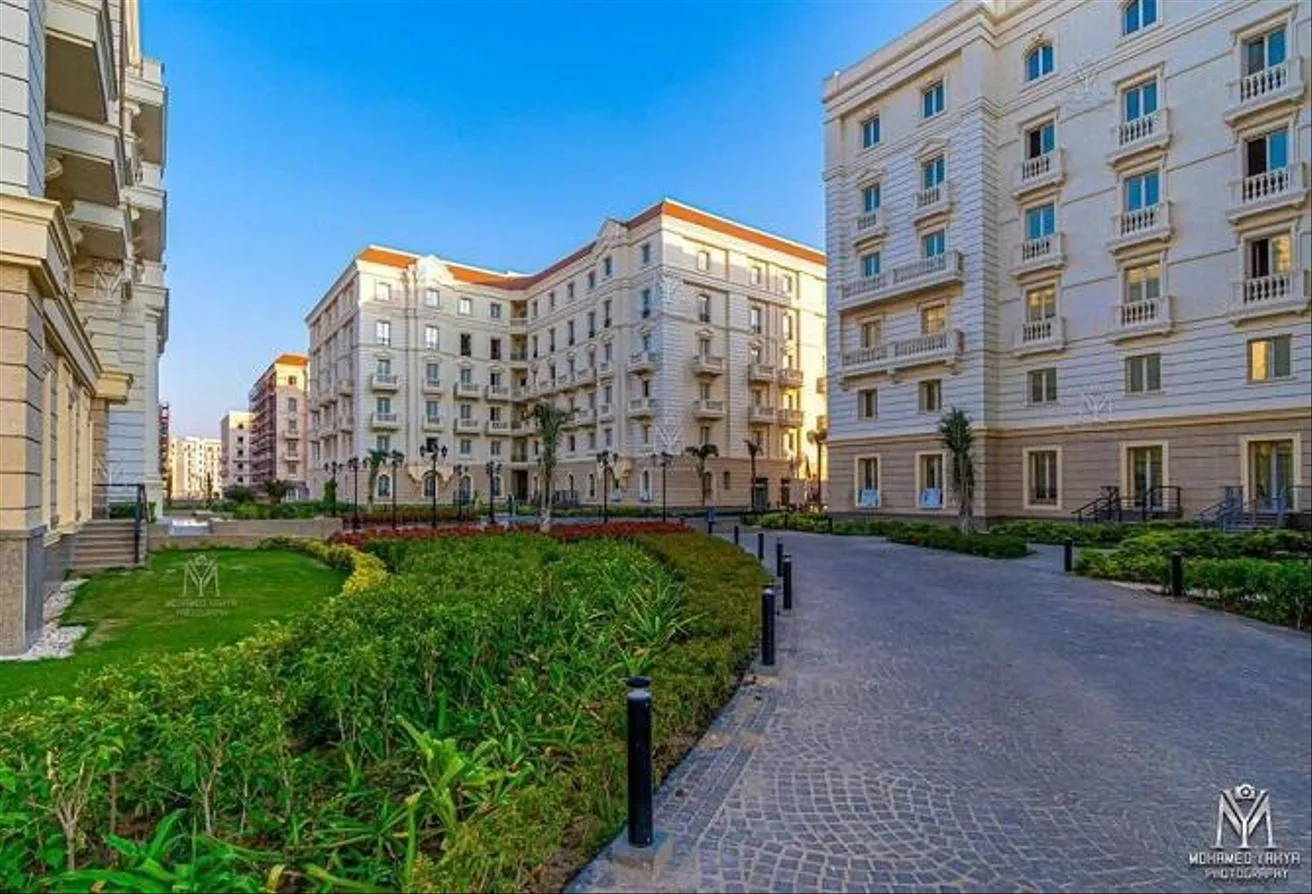 Sale in New Garden City: Apartment Finished Ready For showing Now Over 12 Y