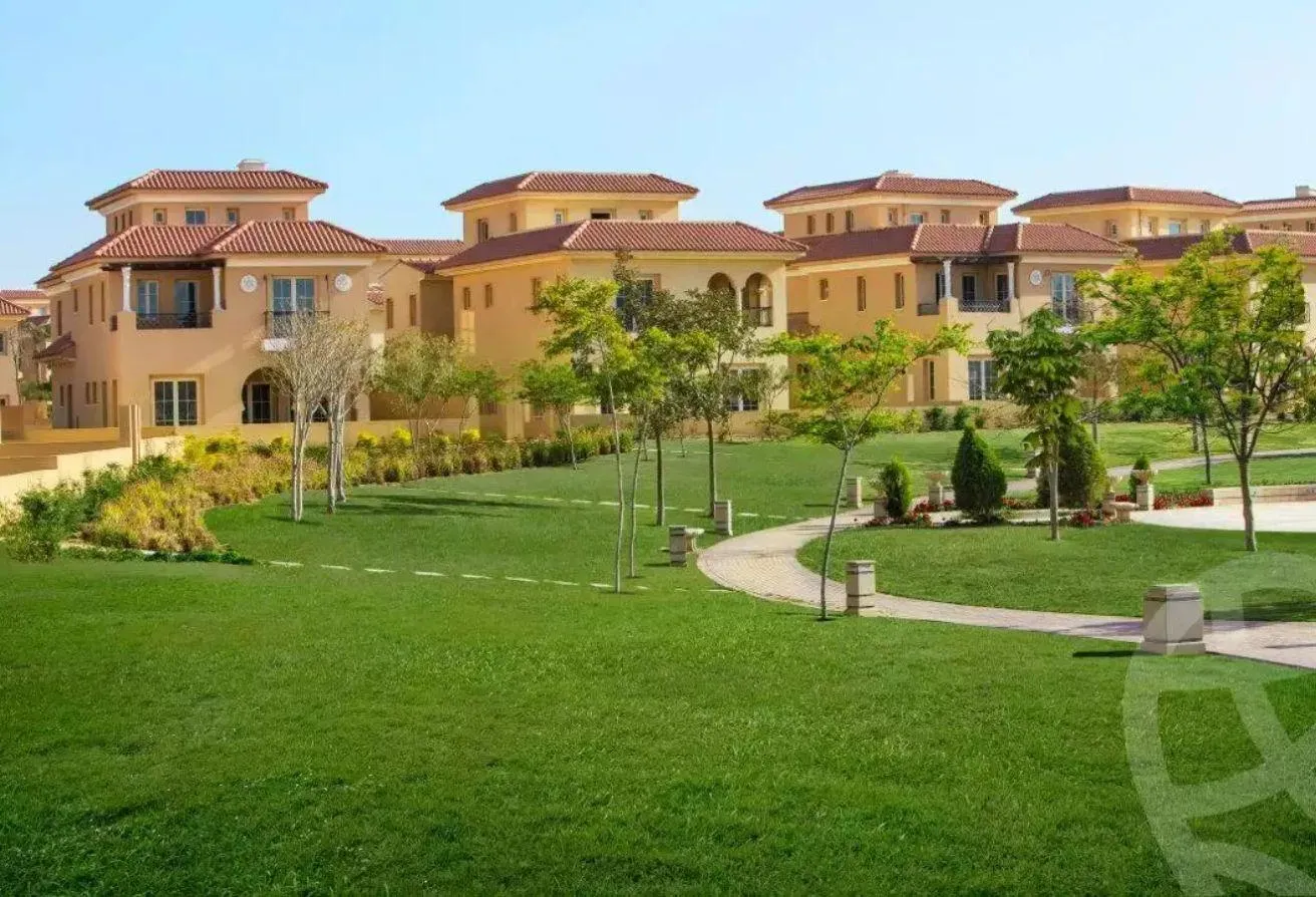 Sale in Hyde Park: Twin house open view park prime location hyde park
