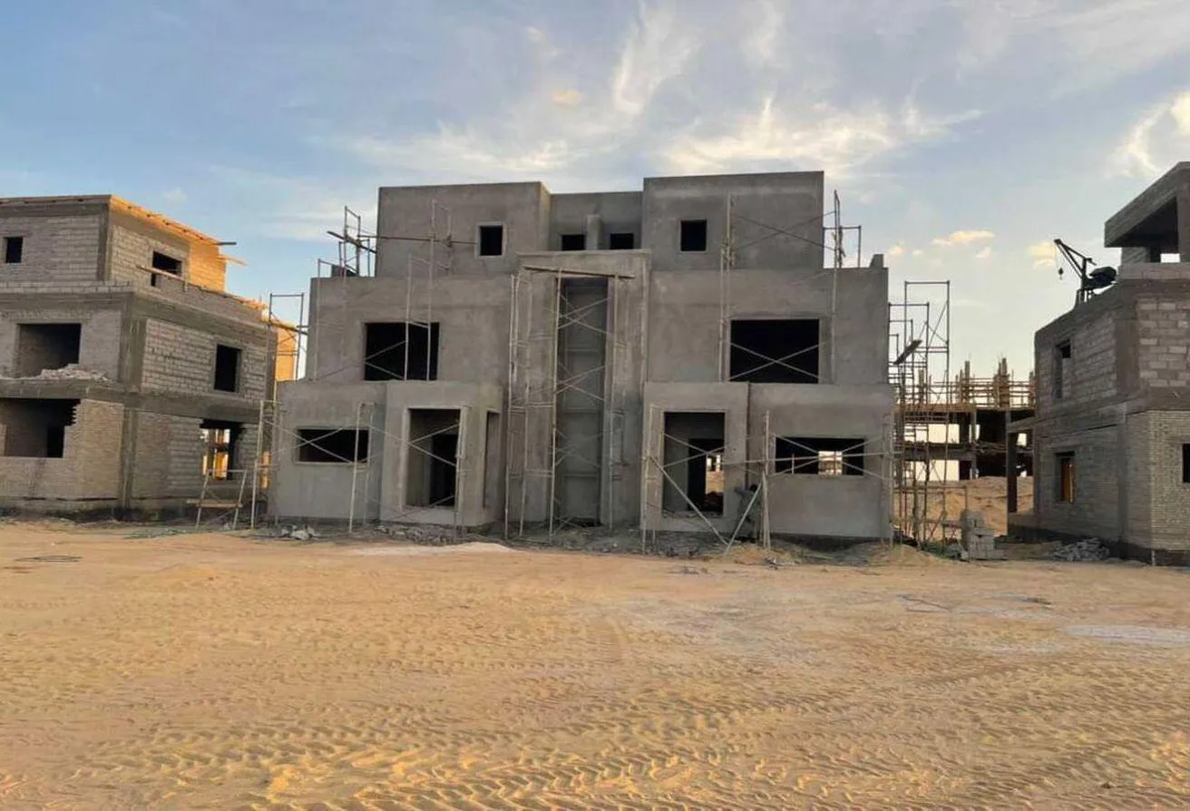 البيع في نايا ويست: فيلا اقرب استلام للبيع في نايا بالقرب من بيفرلي 