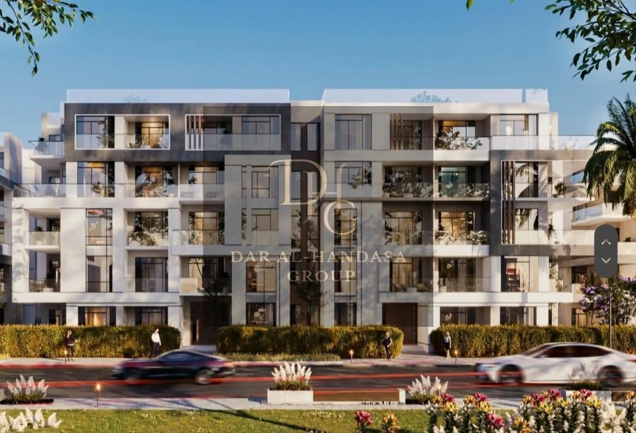 Sale in Italian Neighborhood Road: شقه في كمبوند بمقدم 270 ألف في حدائق اكتوبر